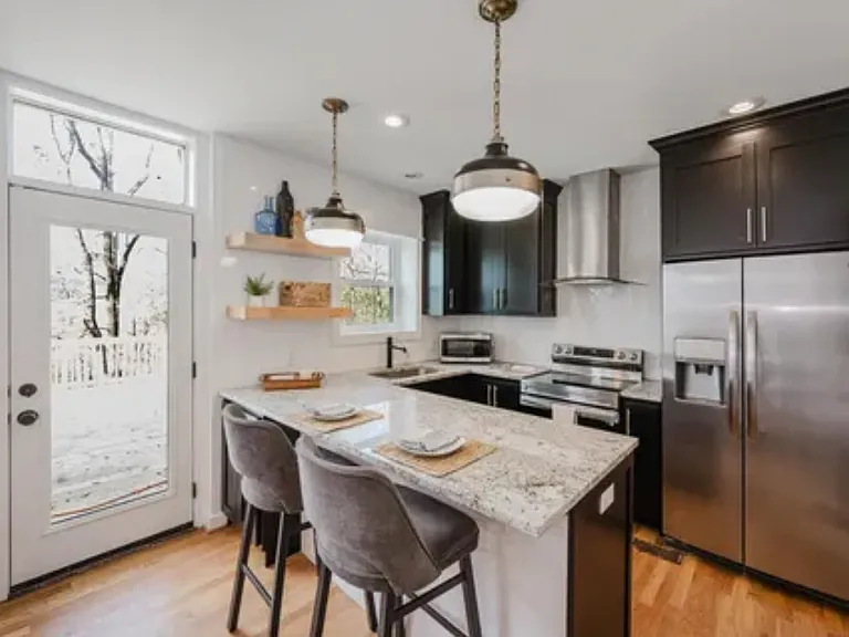 Crest Dr — Photo 5