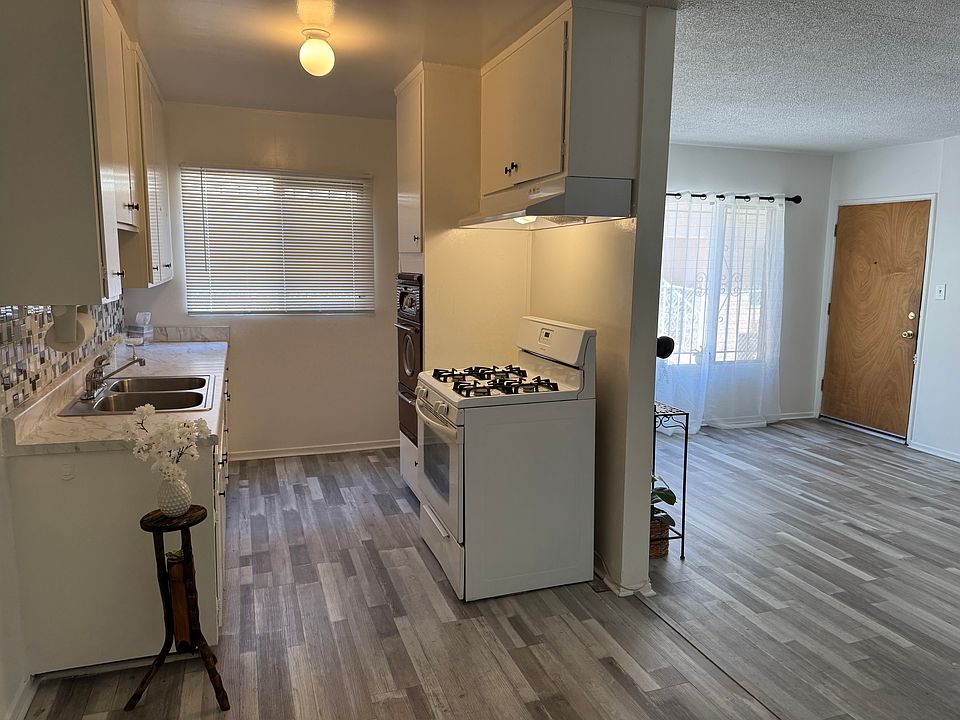 1st image of 713 N Market St APT 3