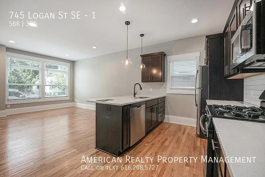 5 bed, 2250 sqft, $3,100 — Photo 4