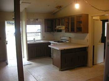 2nd image of 250 Maplewood Rd
