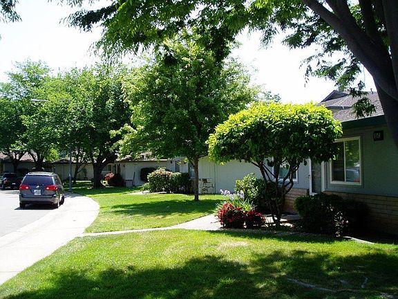 5th image of 247 Breuner Dr APT 1