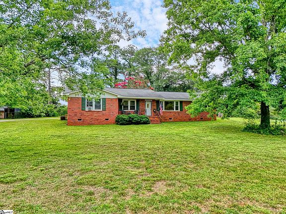 2nd image of 202 Saluda Dr