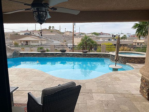 3rd image of 4040 Blackhawk Dr