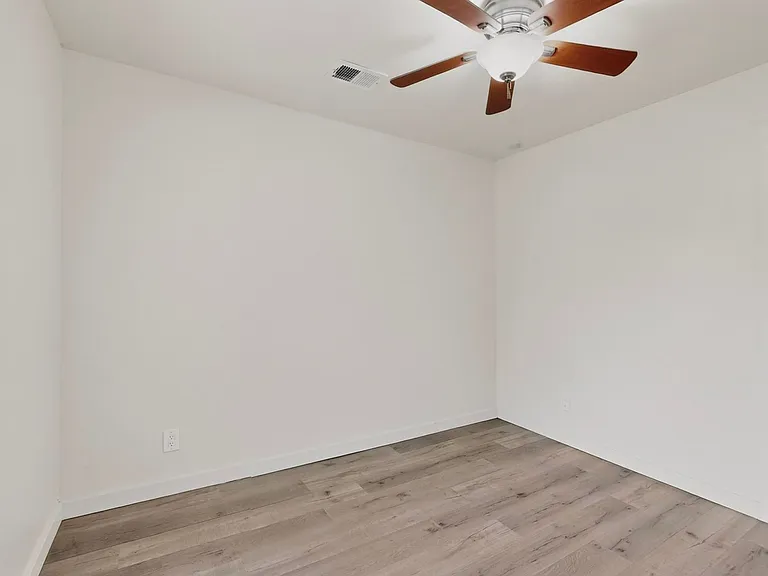 1846 Henry Cir SW — Photo 41