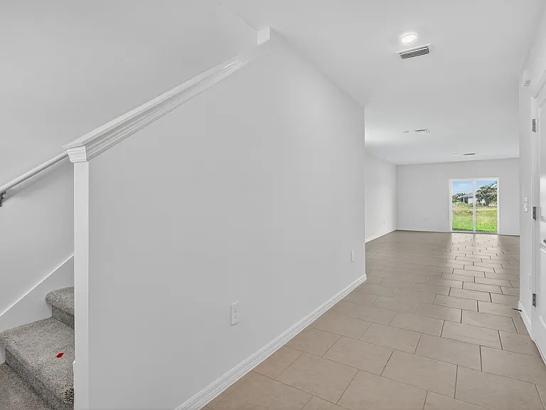 19525 Fairhill Ct — Photo 10