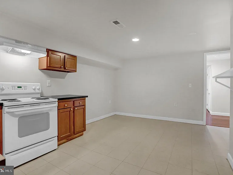 421 Elrino St #B — Photo 6