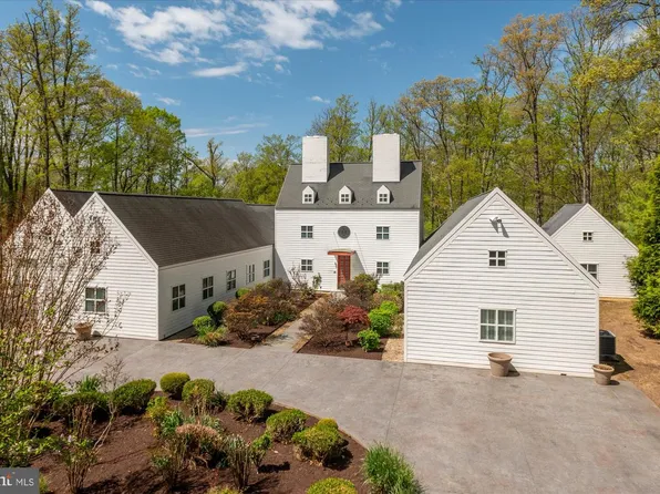 10310 Riverwood Dr, Potomac, MD 20854