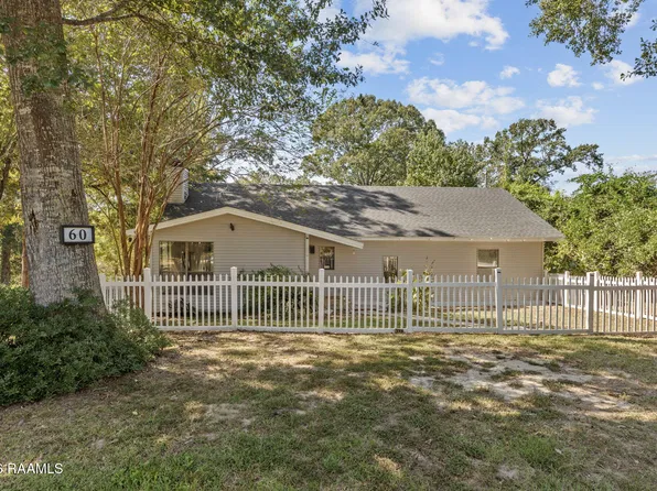 60 Hidden Hills Rd, Arnaudville, LA 70512