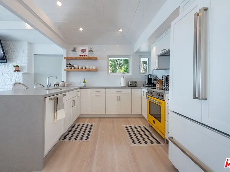 24942 Malibu Rd — Photo 9
