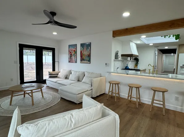 2012 Troy Pl, Vista, CA 92084