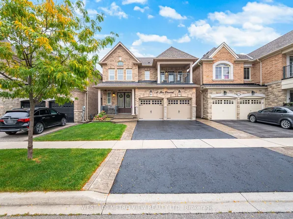 4 Ivor Cres, Brampton, ON L7A 4L5