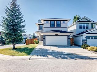398 E Chaparral Ridge Cir SE, Calgary, AB T2X3Y1