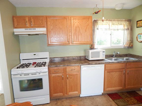 2nd image of 1589 E Bayside Ct