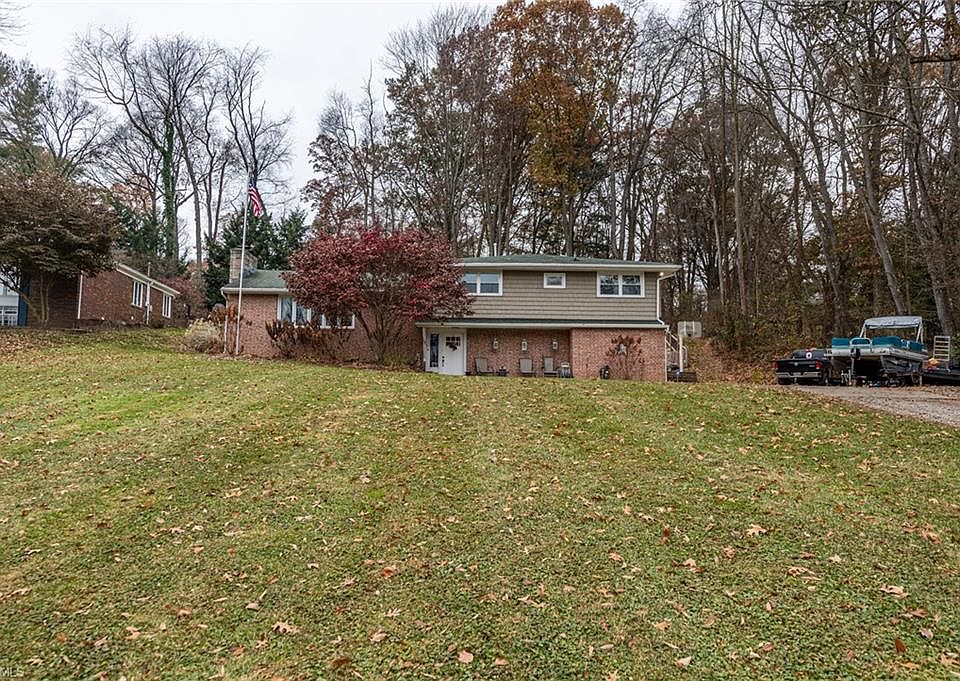 1st image of 4393 Meadowview Dr NW
