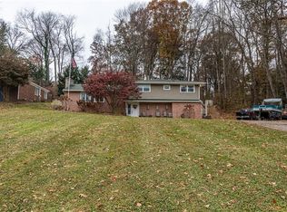 4393 Meadowview Dr NW, Canton, OH 44718