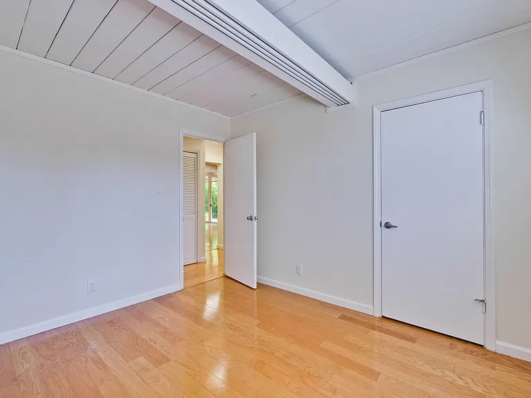 485 Emmons Dr — Photo 41
