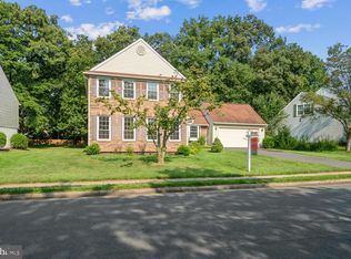 204 Cardinal Glen Cir, Sterling, VA 20164