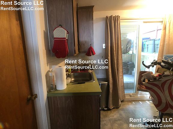 4th image of 108 Pearl St #B1
