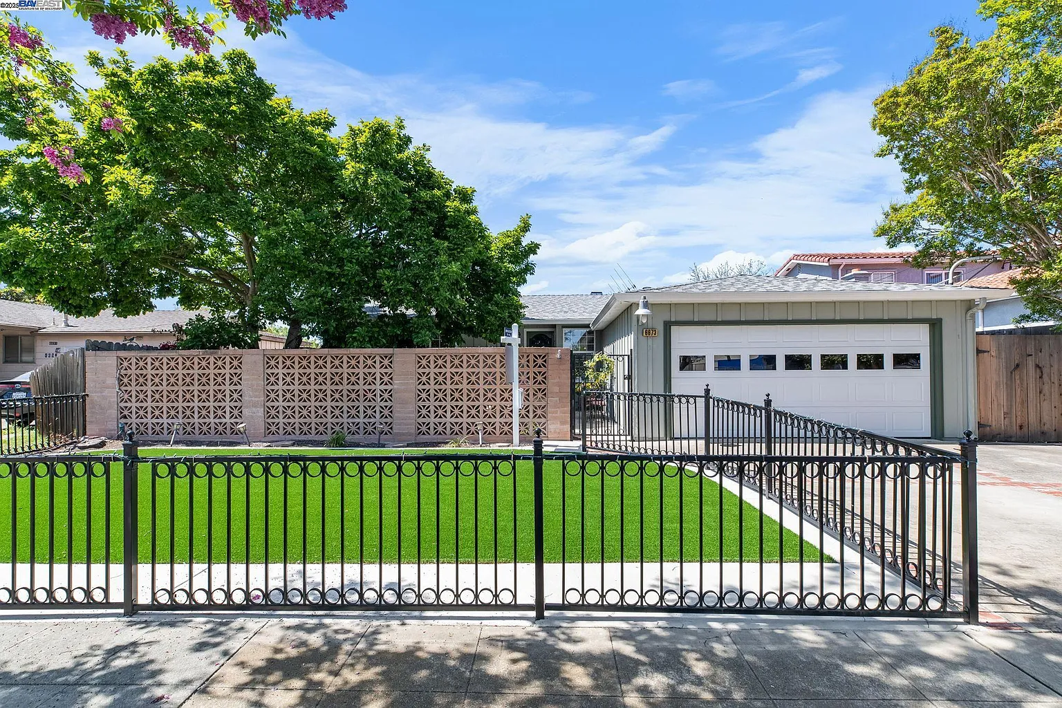 6673 Mirabeau Dr photo 1