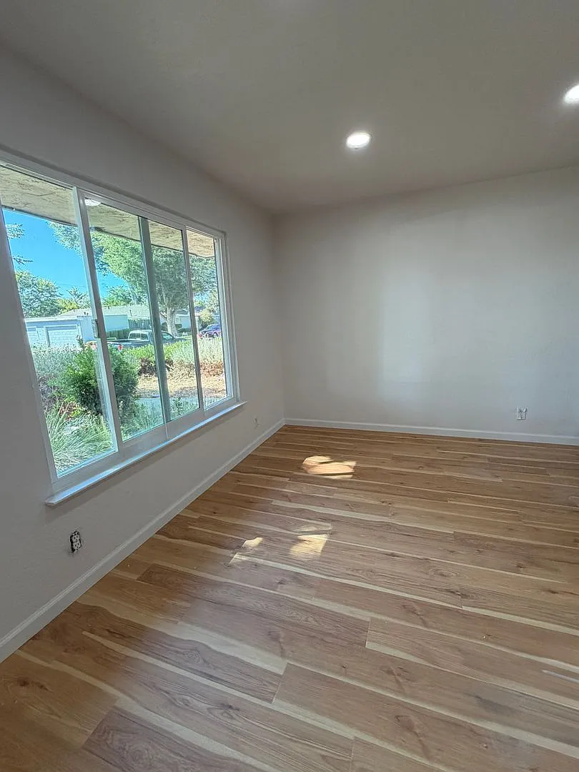 Updated | 3 Bed | 2.5 Bath | 2-Car Attached Garage | Ready for Move In! — Photo 4