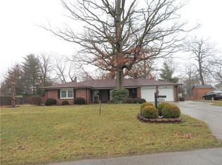 10033 N Hickory Ln, Columbus, IN 47203