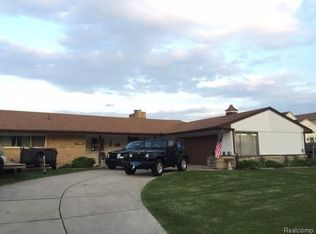 30077 Worth St, Gibraltar, MI 48173