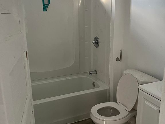 2nd image of 309 Watson St Floor 1