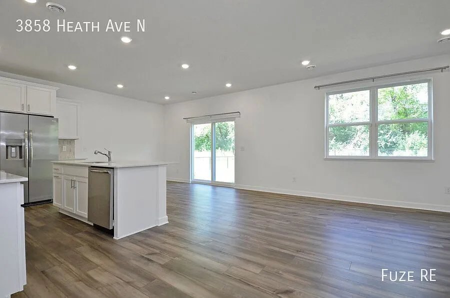Beautiful Newer Construction 3-Bed 2.5-Bath Home in Oakdale - Available Now! — Photo 4