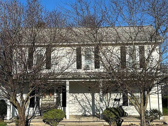 4th image of 207 S Sycamore St