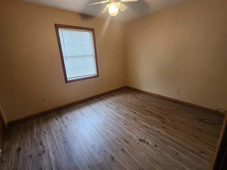 1310B Jeannie St — Photo 5