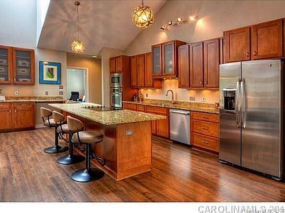 4th image of 4513 Fairvista Dr