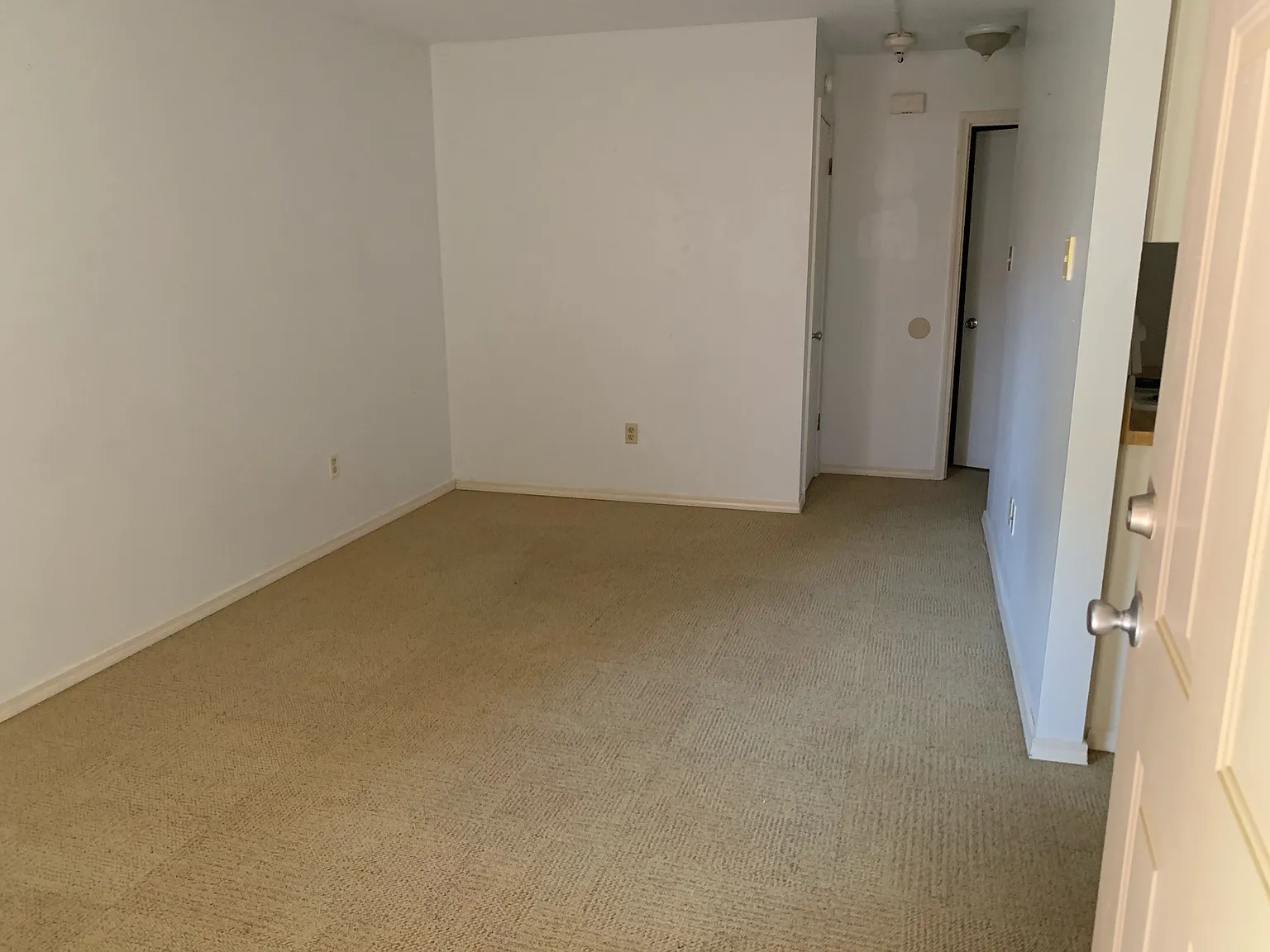 East Gate Apartments - 6 — Photo 4