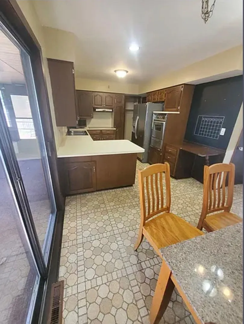 3 bedroom Kentwood Home for Rent — Photo 4