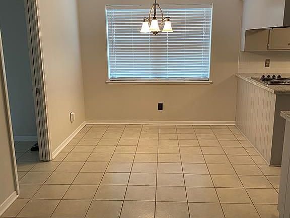 5th image of 317 Saint Cloud Dr