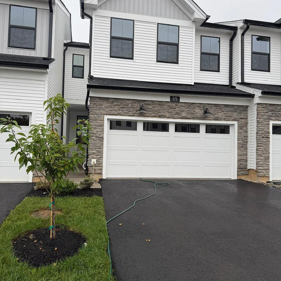 3 bed, 2.5 bath, 1839 sqft, $3,900 — Photo 2
