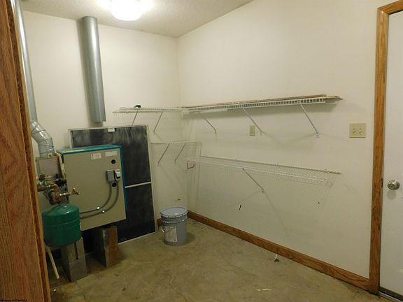 4th image of 512 Worthington Dr APT D