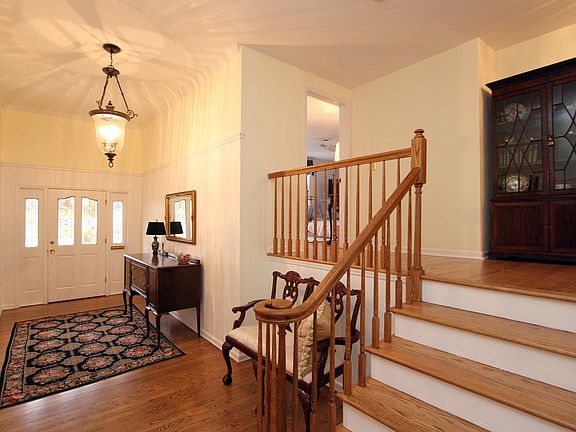 Large Entrance Foyer