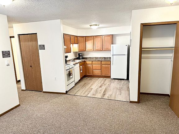 5th image of 905 N 15th St APT 2