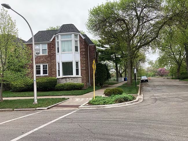 1st image of 5258 N Virginia Ave #2E