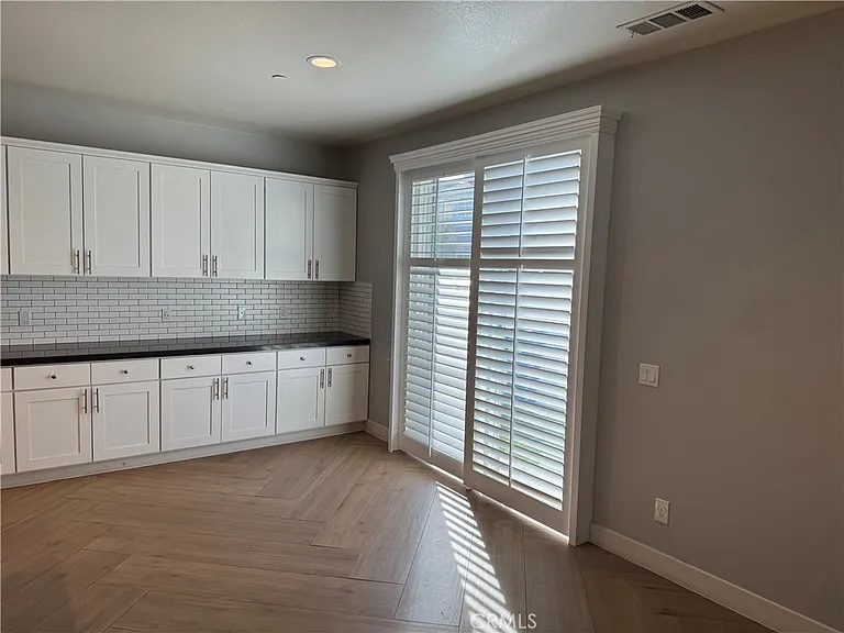 501 Villa Way — Photo 14