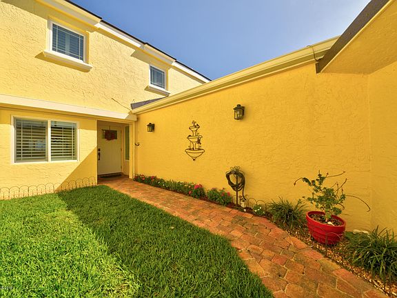 4th image of 253 Ocean Residence Ct