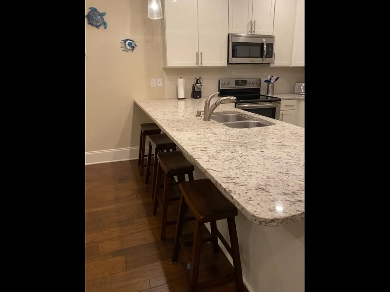 4 bed, 2070 sqft, $3,000 — Photo 3