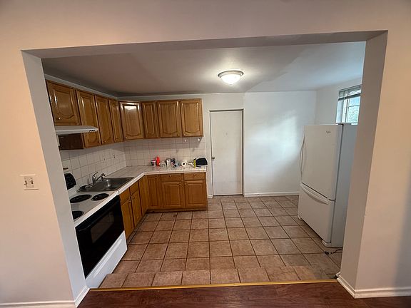 5th image of 6 Trellis Dr #B