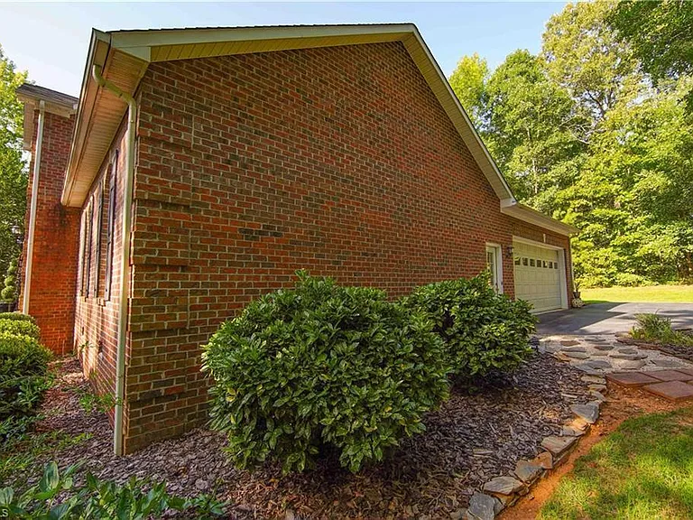 290 Gleason Ln — Photo 12