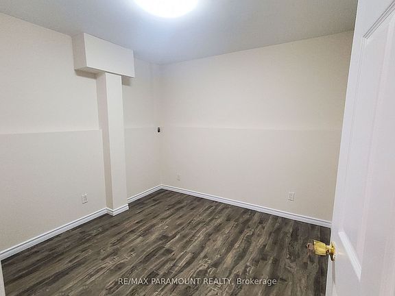 2nd image of 4 Summerdale Cres