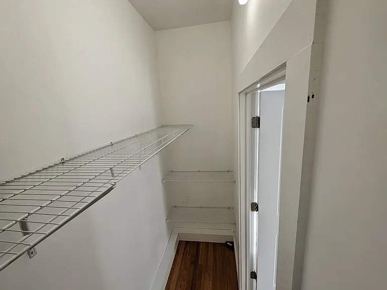 168 Waterman Ave — Photo 7