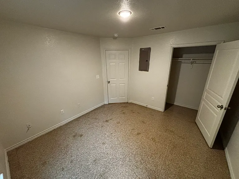 914 E Avenue A #A — Photo 13