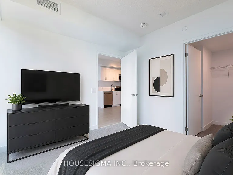 4010 Eglinton Ave W #1105 — Photo 8