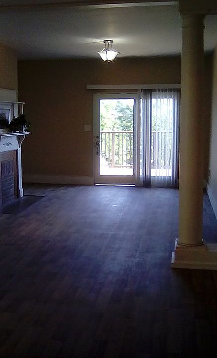 LIVING ROOM TO DECK