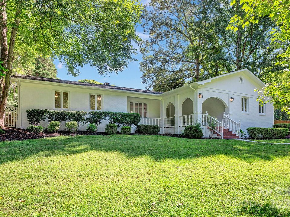 1st image of 842 Ferncliff Dr